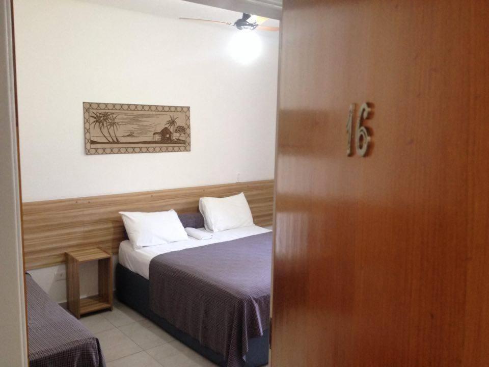 Pousada Parque Suites Estacionamento E Piscina Guarujá Zimmer foto